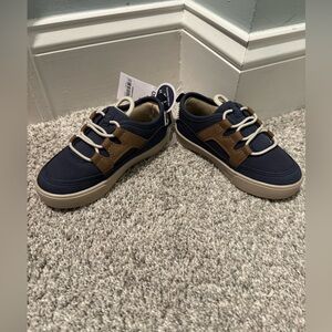 New Oshkosh B’gosh Forketa Toddler Boys Casual shoes 8T Blue Brown